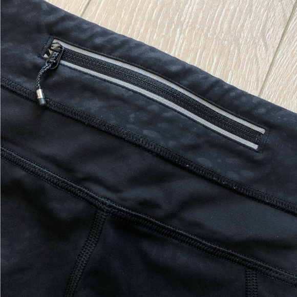 Lululemon Inspire Crop II Mesh Detailed Leggings in Black Size 6 - Picture 8 of 9